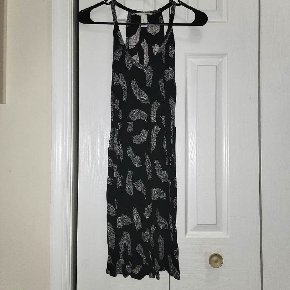 H&M sleeveless feather print dress